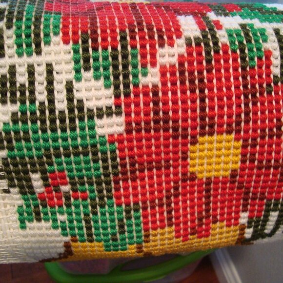 Handmade Christmas Latch Hook Wall Decor Holiday Vintage Christmas Decoration - Picture 6 of 7